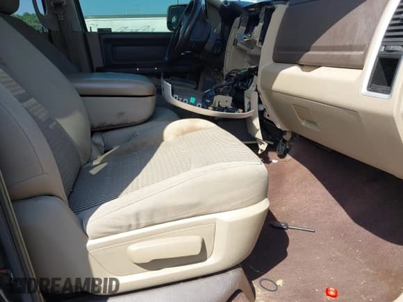 ✅ 2009 Dodge 1500 Laramie • VIN: 1D3HB13T79S719523 • Lot: 43015531. Wystawiony na IAAI z przebiegiem Nie podano. Bezpłatny archiwum sprzedaży aukcyjnych z USA i szczegółowy raport historii pojazdu na DreamBid. Zdjęcie 5.