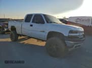 ✅ 2002 Chevrolet Silverado 2500HD LS • VIN: 1GCHC29192E142757 • Lot: 95698785. Wystawiony na Copart z przebiegiem 261 144 mil. Bezpłatny archiwum sprzedaży aukcyjnych z USA i szczegółowy raport historii pojazdu na DreamBid. Zdjęcie 4.