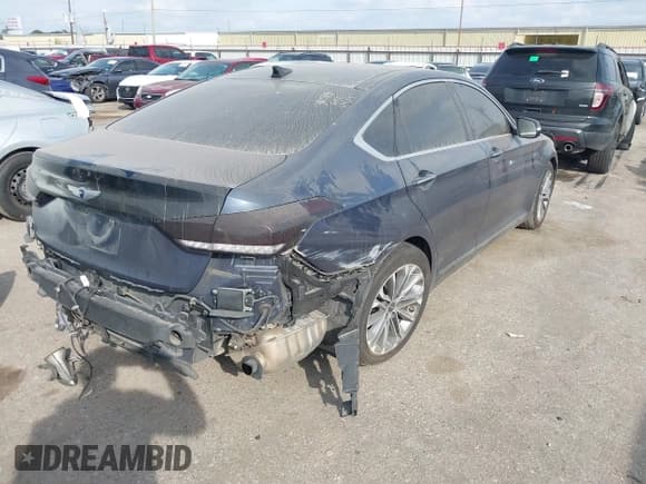 ✅ 2015 Hyundai Genesis 3.8L • VIN: KMHGN4JE3FU081252 • Lot: 40984596. Wystawiony na IAAI z przebiegiem 86 972 mil. Bezpłatny archiwum sprzedaży aukcyjnych z USA i szczegółowy raport historii pojazdu na DreamBid. Zdjęcie 4.