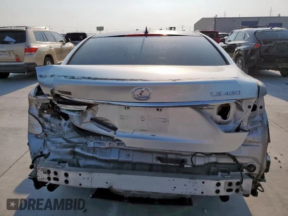 ✅ 2014 Lexus LS 460 • VIN: JTHBL5EF3E5130177 • Лот: 67037095. Опубликован ранее на Copart с пробегом 123 703 миль. Бесплатный доступ к архиву аукционных продаж из США и подробный отчёт об истории автомобиля на DreamBid. Изображение 6.