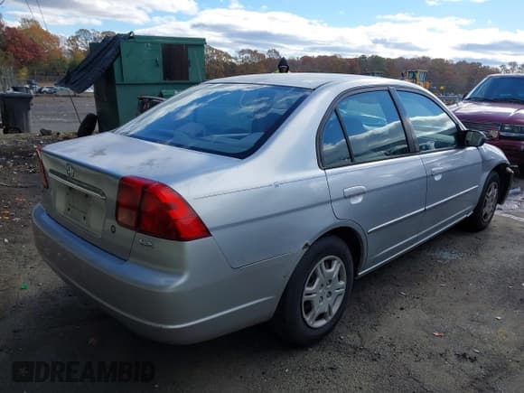 ✅ 2002 Honda Civic LX • VIN: 2HGES16562H592576 • Lot: 43637627. Listed on IAAI with 1,376,965 mi. Free auction sales archive from the USA and detailed vehicle history report at DreamBid. Image 4.
