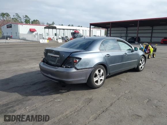 ✅ 2005 Acura RL • VIN: JH4KB16545C018114 • Lot: 41584856. Listed on IAAI with 240,488 mi. Free auction sales archive from the USA and detailed vehicle history report at DreamBid. Image 4.