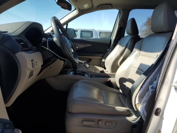 ✅ 2018 Honda Pilot EX-L • VIN: 5FNYF5H59JB002069 • Lot: 93284955. Listed on Copart with 93,923 mi. Free auction sales archive from the USA and detailed vehicle history report at DreamBid. Image 7.