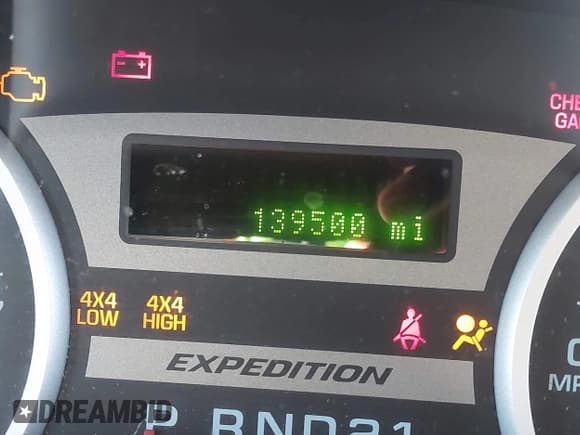 ✅ 2005 Ford Expedition Eddie Bauer • VIN: 1FMPU18545LA31584 • Lot: 42213645. Wystawiony na IAAI z przebiegiem 139 500 mil. Bezpłatny archiwum sprzedaży aukcyjnych z USA i szczegółowy raport historii pojazdu na DreamBid. Zdjęcie 15.