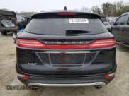 ✅ 2019 Lincoln MKC Standard • VIN: 5LMCJ1D98KUL37318 • Lot: 81398564. Wystawiony na Copart z przebiegiem 35 929 mil. Bezpłatny archiwum sprzedaży aukcyjnych z USA i szczegółowy raport historii pojazdu na DreamBid. Zdjęcie 6.