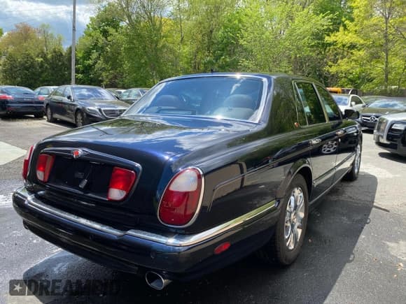 ✅ 2002 Bentley Arnage • VIN: SCBLC31E62CX08029 • Lot: 91598965. Wystawiony na Copart z przebiegiem 86 082 mil. Bezpłatny archiwum sprzedaży aukcyjnych z USA i szczegółowy raport historii pojazdu na DreamBid. Zdjęcie 4.