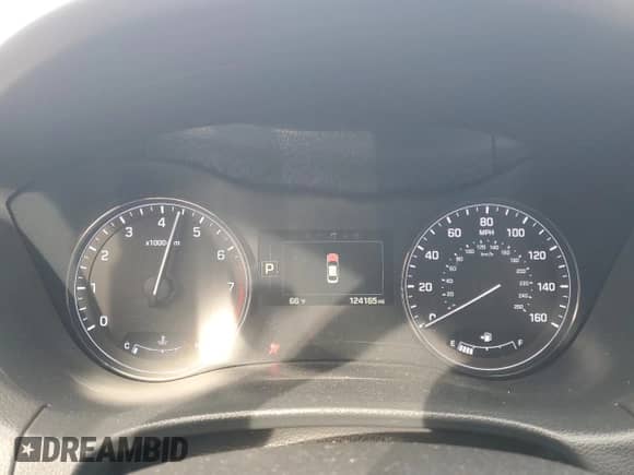 2016 Hyundai Genesis 3.8L z VIN KMHGN4JE0GU135477, wystawiony jako Copart lot #84745564 z przebiegiem 124 165 mil mil oraz Czysty tytuł • Clean title. Historia ofert i sprzedaży dostępna na DreamBid. Obrazek 9.