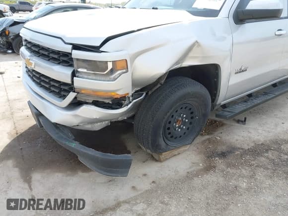 ✅ 2018 Chevrolet Silverado 1500 Custom • VIN: 1GCRCPEH7JZ316370 • Lot: 42016432. Wystawiony na IAAI z przebiegiem 79 697 mil. Bezpłatny archiwum sprzedaży aukcyjnych z USA i szczegółowy raport historii pojazdu na DreamBid. Zdjęcie 6.