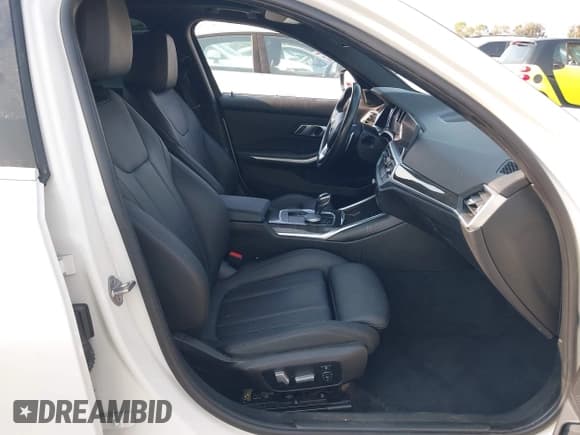 ✅ 2019 BMW 3 Series 330i • VIN: 3MW5R1J53K8A04089 • Lot: 42865639. Wystawiony na IAAI z przebiegiem 79 083 mil. Bezpłatny archiwum sprzedaży aukcyjnych z USA i szczegółowy raport historii pojazdu na DreamBid. Zdjęcie 5.