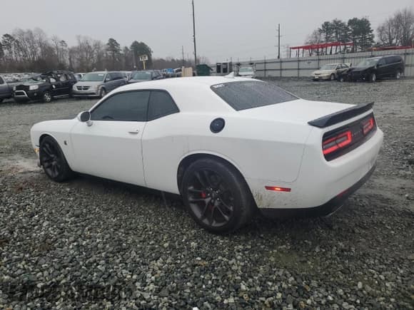✅ 2021 Dodge Challenger R/T Scat Pack • VIN: 2C3CDZFJ5MH681154 • Lot: 45398764. Wystawiony na Copart z przebiegiem 17 355 mil. Bezpłatny archiwum sprzedaży aukcyjnych z USA i szczegółowy raport historii pojazdu na DreamBid. Zdjęcie 2.