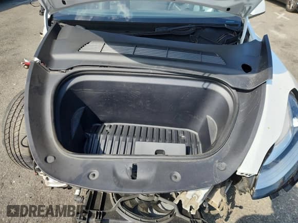 ✅ 2023 Tesla Model Y Long Range • VIN: 7SAYGDEE5PA036191 • Lot: 65167315. Listed on Copart with 30,462 mi. Free auction sales archive from the USA and detailed vehicle history report at DreamBid. Image 11.