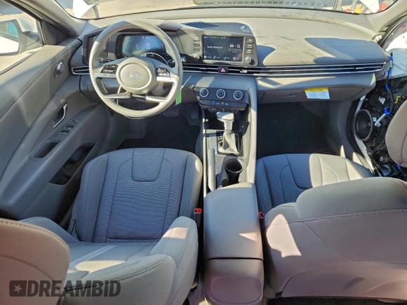 ✅ 2024 Hyundai Elantra SE • VIN: KMHLL4DGXRU695950 • Лот: 90593875. Опубликован ранее на Copart с пробегом 21 395 миль. Бесплатный доступ к архиву аукционных продаж из США и подробный отчёт об истории автомобиля на DreamBid. Изображение 8.