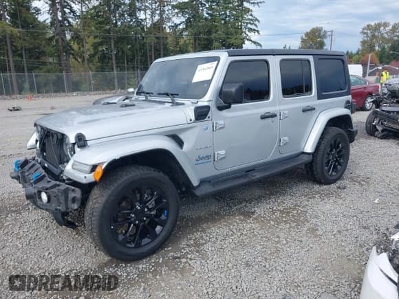 ✅ 2023 Jeep Wrangler Sahara • VIN: 1C4JJXP65PW696141 • Lot: 43364969. Wystawiony na IAAI z przebiegiem 31 704 mil. Bezpłatny archiwum sprzedaży aukcyjnych z USA i szczegółowy raport historii pojazdu na DreamBid. Zdjęcie 2.