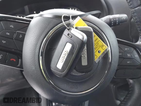 ✅ 2018 Jeep Renegade Latitude • VIN: ZACCJABB6JPH97400 • Lot: 41588794. Wystawiony na IAAI z przebiegiem 63 647 mil. Bezpłatny archiwum sprzedaży aukcyjnych z USA i szczegółowy raport historii pojazdu na DreamBid. Zdjęcie 11.