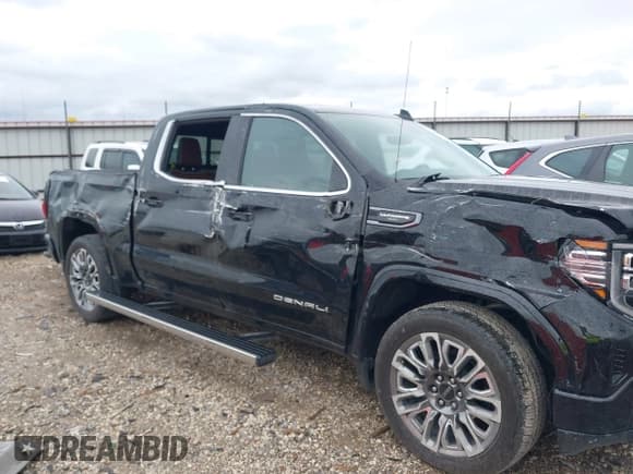 ✅ 2023 GMC Sierra 1500 Denali Ultimate • VIN: 1GTUUHEL3PZ268036 • Лот: 41933675. Опубликован ранее на IAAI с пробегом 17 509 миль. Бесплатный доступ к архиву аукционных продаж из США и подробный отчёт об истории автомобиля на DreamBid. Изображение 6.