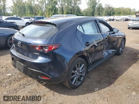 ✅ 2021 Mazda 3 Preferred • VIN: JM1BPBLL5M1313132 • Lot: 70745845. Listed on Copart with 18,831 mi. Free auction sales archive from the USA and detailed vehicle history report at DreamBid. Image 3.