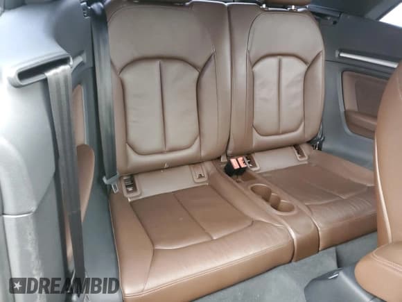 ✅ 2018 Audi A3 Cabriolet Premium • VIN: WAU6ULFF7J1005040 • Лот: 88740885. Опубликован ранее на Copart с пробегом 71 689 миль. Бесплатный доступ к архиву аукционных продаж из США и подробный отчёт об истории автомобиля на DreamBid. Изображение 10.