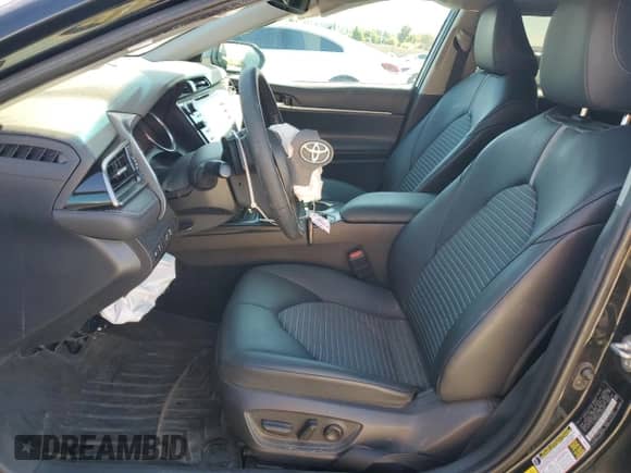 2020 Toyota Camry Hybrid SE z VIN 4T1J31AK4LU016891, wystawiony jako Copart lot #84918825 z przebiegiem 105 428 mil mil oraz Szkoda całkowita • Salvage title. Historia ofert i sprzedaży dostępna na DreamBid. Obrazek 7.