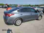 2018 Hyundai Accent SE z VIN 3KPC24A38JE024787, wystawiony jako Copart lot #63279304 z przebiegiem 59 340 mil mil oraz Szkoda całkowita • Salvage title. Historia ofert i sprzedaży dostępna na DreamBid. Obrazek 3.