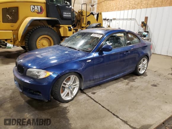 ✅ 2011 BMW 1 Series 135i • VIN: WBAUC9C50BVM11423 • Lot: 85527854. Wystawiony na Copart z przebiegiem 70 843 mil. Bezpłatny archiwum sprzedaży aukcyjnych z USA i szczegółowy raport historii pojazdu na DreamBid. Zdjęcie 1.