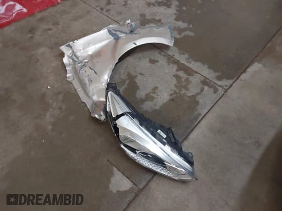 ✅ 2017 Ford Focus SE • VIN: 1FADP3F23HL323711 • Lot: 43827912. Listed on IAAI with 32,317 mi. Free auction sales archive from the USA and detailed vehicle history report at DreamBid. Image 12.