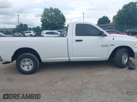 2016 Ram 1500 Tradesman с VIN 3C6JR6DT6GG285396, выставлен на аукционе IAAI как лот 42756232 с пробегом Не указан миль и . История ставок и продаж доступна на DreamBid. Изображение 12.