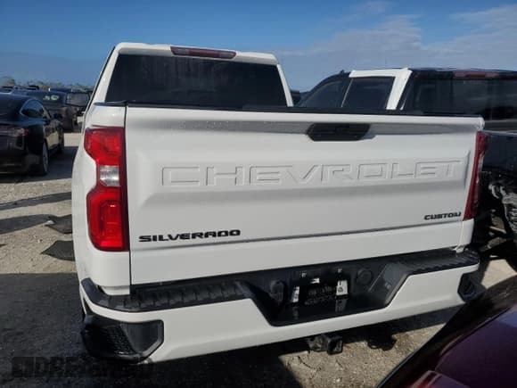 ✅ 2019 Chevrolet Silverado 1500 Custom • VIN: 1GCRWBEH4KZ383391 • Lot: 76313694. Wystawiony na Copart z przebiegiem 60 945 mil. Bezpłatny archiwum sprzedaży aukcyjnych z USA i szczegółowy raport historii pojazdu na DreamBid. Zdjęcie 6.