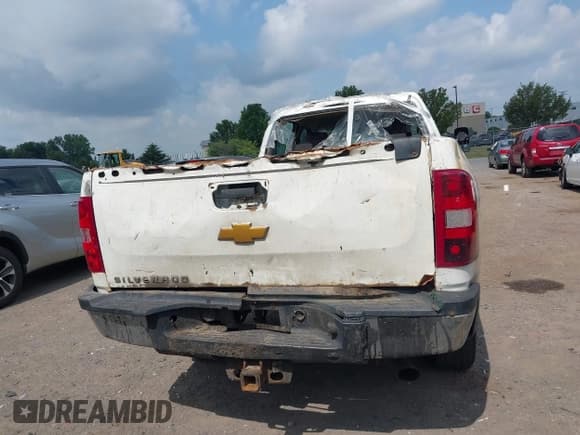 ✅ 2014 Chevrolet Silverado 2500HD Work Truck • VIN: 1GC1KVCG3EF179806 • Lot: 42708415. Listed on IAAI with 249,255 mi. Free auction sales archive from the USA and detailed vehicle history report at DreamBid. Image 16.