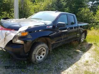 2021 Chevrolet Silverado 1500 Work Truck z VIN 1GCRYAEH5MZ180288, wystawiony jako Copart lot #65607985 z przebiegiem 137 125 mil mil oraz Szkoda całkowita • Salvage title. Historia ofert i sprzedaży dostępna na DreamBid. Obrazek 1.