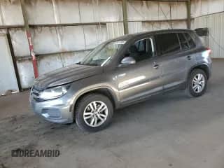 2013 Volkswagen Tiguan S z VIN WVGAV7AX3DW019666, wystawiony jako Copart lot #86511385 z przebiegiem 144 778 mil mil oraz Nie do naprawy • Non repairable. Historia ofert i sprzedaży dostępna na DreamBid. Obrazek 1.