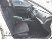 ✅ 2016 Nissan Altima SV • VIN: 1N4AL3APXGC210404 • Lot: 43084208. Listed on IAAI with 158,881 mi. Free auction sales archive from the USA and detailed vehicle history report at DreamBid. Image 5.