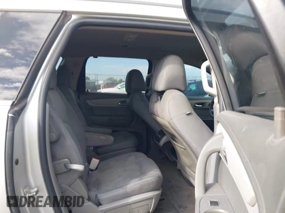✅ 2016 Chevrolet Traverse LT • VIN: 1GNKRGKD2GJ173537 • Lot: 43178429. Listed on IAAI with 164,238 mi. Free auction sales archive from the USA and detailed vehicle history report at DreamBid. Image 8.