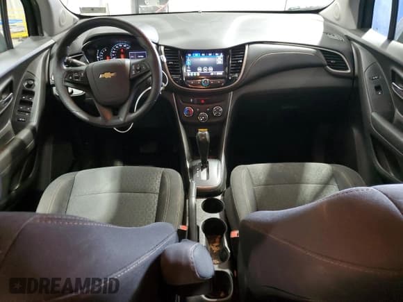 ✅ 2020 Chevrolet Trax LS • VIN: 3GNCJNSB3LL242043 • Lot: 68980225. Listed on Copart with 105,615 mi. Free auction sales archive from the USA and detailed vehicle history report at DreamBid. Image 8.