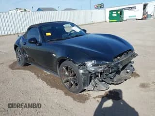 ✅ 2017 Mazda MX-5 Miata Club • VIN: JM1NDAC75H0121871 • Lot: 41785877. Wystawiony na IAAI z przebiegiem 44 106 mil. Bezpłatny archiwum sprzedaży aukcyjnych z USA i szczegółowy raport historii pojazdu na DreamBid. Zdjęcie 1.