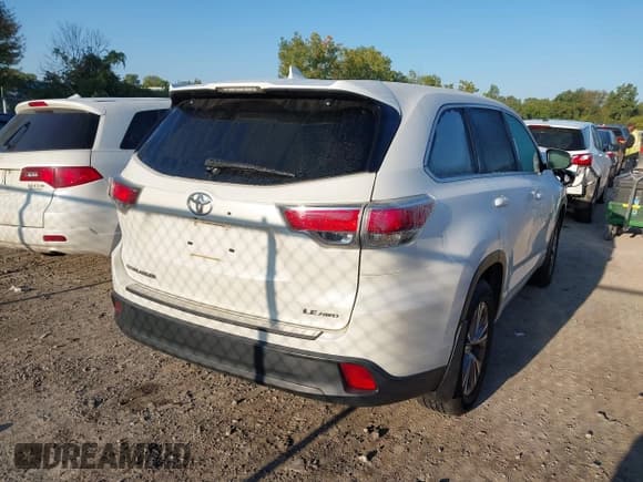 ✅ 2014 Toyota Highlander LE • VIN: 5TDBKRFH2ES054084 • Lot: 43160433. Wystawiony na IAAI z przebiegiem 221 868 mil. Bezpłatny archiwum sprzedaży aukcyjnych z USA i szczegółowy raport historii pojazdu na DreamBid. Zdjęcie 4.