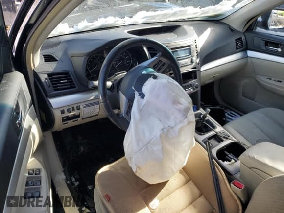 ✅ 2012 Subaru Outback Prem • VIN: 4S4BRBCC0C1271666 • Лот: 43923155. Опубликован ранее на Copart с пробегом 205 501 миль. Бесплатный доступ к архиву аукционных продаж из США и подробный отчёт об истории автомобиля на DreamBid. Изображение 8.