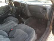 ✅ 2000 Chevrolet S-10 LS • VIN: 1GCCS1953YK261991 • Лот: 84543004. Опубликован ранее на Copart с пробегом 212 142 миль. Бесплатный доступ к архиву аукционных продаж из США и подробный отчёт об истории автомобиля на DreamBid. Изображение 8.