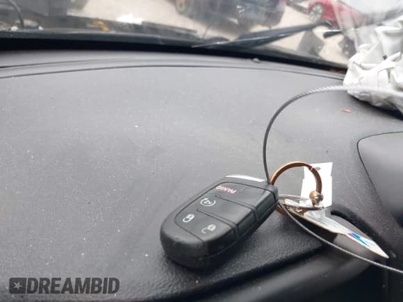 ✅ 2018 Jeep Renegade Sport • VIN: ZACCJBAB4JPH46257 • Lot: 43562625. Listed on IAAI with 130,722 mi. Free auction sales archive from the USA and detailed vehicle history report at DreamBid. Image 11.