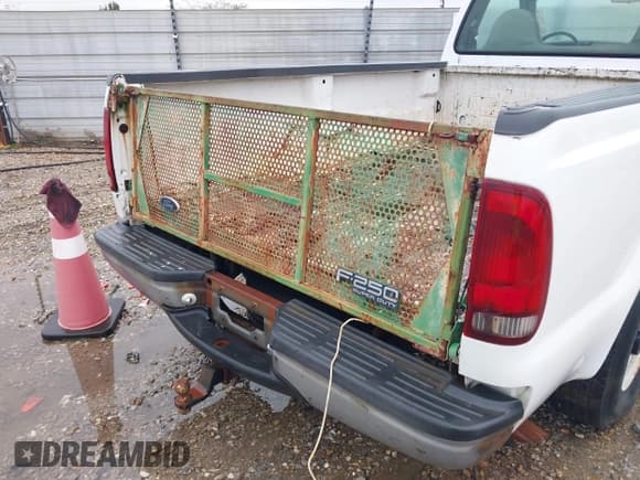 ✅ 1999 Ford F-250 XL • VIN: 1FTNF20L9XEE64931 • Lot: 43862362. Listed on IAAI with 268,509 mi. Free auction sales archive from the USA and detailed vehicle history report at DreamBid. Image 6.