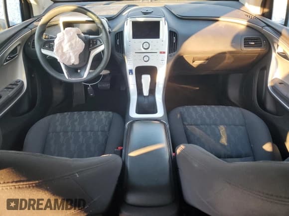 ✅ 2013 Chevrolet Volt • VIN: 1G1RA6E42DU107898 • Lot: 82893504. Wystawiony na Copart z przebiegiem Nie podano. Bezpłatny archiwum sprzedaży aukcyjnych z USA i szczegółowy raport historii pojazdu na DreamBid. Zdjęcie 8.