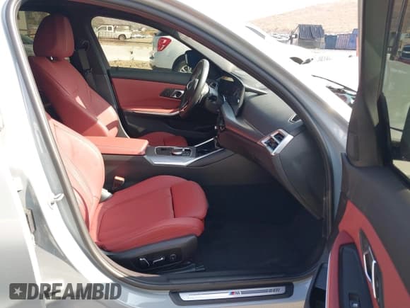 ✅ 2025 BMW 3 Series 330i • VIN: 3MW69CW00S8F14140 • Lot: 43388403. Listed on IAAI with 23,967 mi. Free auction sales archive from the USA and detailed vehicle history report at DreamBid. Image 5.