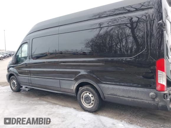 ✅ 2020 Ford Transit Cargo • VIN: 1FTBR3XG1LKB79029 • Lot: 41483908. Wystawiony na IAAI z przebiegiem 147 801 mil. Bezpłatny archiwum sprzedaży aukcyjnych z USA i szczegółowy raport historii pojazdu na DreamBid. Zdjęcie 14.