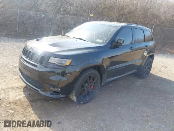 ✅ 2018 Jeep Grand Cherokee SRT • VIN: 1C4RJFDJ7JC412717 • Lot: 41907522. Wystawiony na IAAI z przebiegiem 68 860 mil. Bezpłatny archiwum sprzedaży aukcyjnych z USA i szczegółowy raport historii pojazdu na DreamBid. Zdjęcie 18.