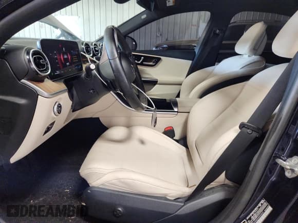 ✅ 2022 Mercedes-Benz C 300 • VIN: W1KAF4HB3NR053820 • Lot: 91199105. Wystawiony na Copart z przebiegiem 20 399 mil. Bezpłatny archiwum sprzedaży aukcyjnych z USA i szczegółowy raport historii pojazdu na DreamBid. Zdjęcie 7.