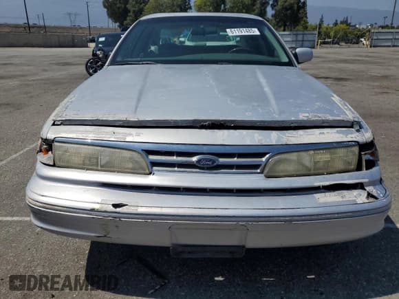 ✅ 1995 Ford Crown Victoria • VIN: 2FALP73W1SX198583 • Лот: 61191485. Опубликован ранее на Copart с пробегом 179 049 миль. Бесплатный доступ к архиву аукционных продаж из США и подробный отчёт об истории автомобиля на DreamBid. Изображение 5.