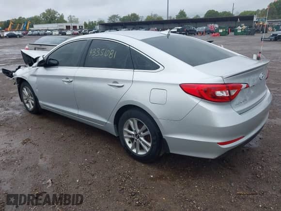 2015 Hyundai Sonata SE z VIN 5NPE24AF9FH222543, wystawiony jako IAAI lot #43351081 z przebiegiem 54 367 mil mil oraz . Historia ofert i sprzedaży dostępna na DreamBid. Obrazek 3.