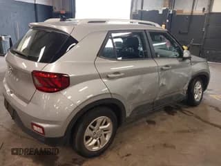 ✅ 2020 Hyundai Venue SEL • VIN: KMHRC8A3XLU037233 • Lot: 41717691. Listed on IAAI with 26,123 mi. Free auction sales archive from the USA and detailed vehicle history report at DreamBid. Image 4.