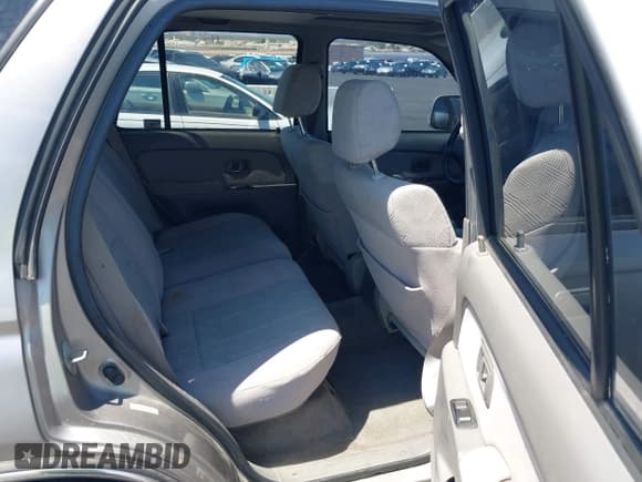 ✅ 2001 Toyota 4Runner SR5 • VIN: JT3GN86R510184782 • Lot: 42985501. Listed on IAAI with 196,089 mi. Free auction sales archive from the USA and detailed vehicle history report at DreamBid. Image 8.