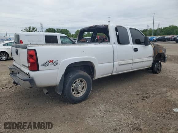 ✅ 2004 Chevrolet Silverado 2500 LS • VIN: 1GCGK29U94Z103753 • Lot: 58292085. Wystawiony na Copart z przebiegiem Nie podano. Bezpłatny archiwum sprzedaży aukcyjnych z USA i szczegółowy raport historii pojazdu na DreamBid. Zdjęcie 3.