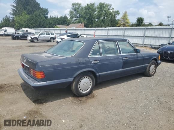 ✅ 1990 Mercedes-Benz 420 SEL • VIN: WDBCA35E7LA535629 • Лот: 66159205. Опубликован ранее на Copart с пробегом 152 634 миль. Бесплатный доступ к архиву аукционных продаж из США и подробный отчёт об истории автомобиля на DreamBid. Изображение 3.